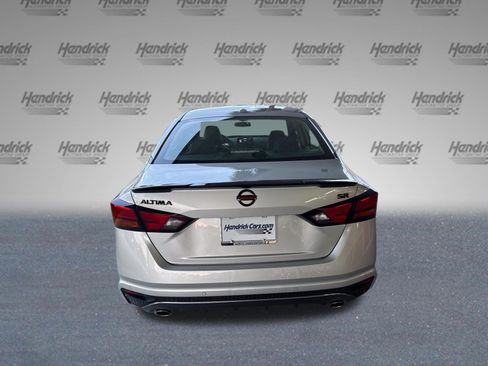 Used 2020 Nissan Altima 2.5 SR w/ Premium Package FWD image 8