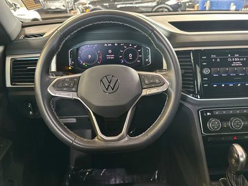 Certified 2022 Volkswagen Atlas Cross Sport SE AWD/4WD image 18