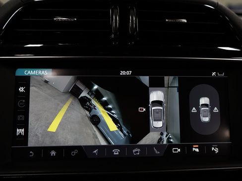 Used 2019 Jaguar F-PACE SVR AWD/4WD image 16