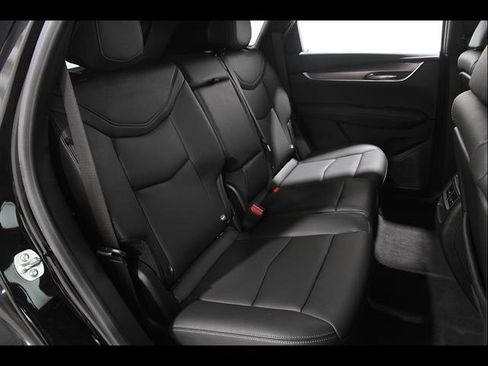 Certified 2025 Cadillac XT5 Luxury w/ LPO, Floor Liner Package AWD/4WD image 18