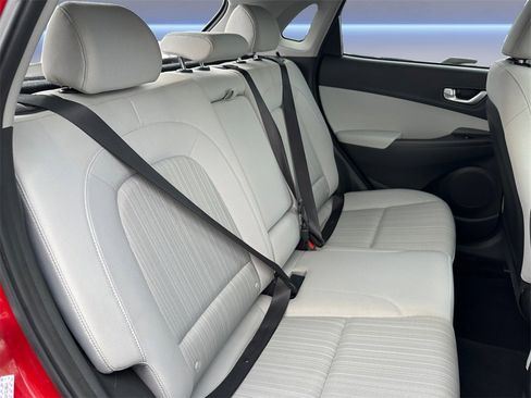 Used 2022 Hyundai Kona SEL w/ Convenience Package image 17