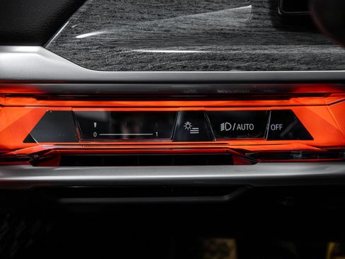 Used 2023 BMW i7 xDrive60 image 59