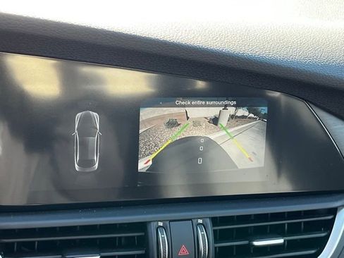 Used 2023 Alfa Romeo Giulia Ti image 23