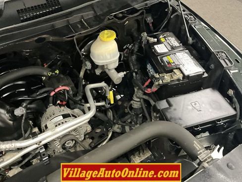 Used 2017 RAM 1500 4x4 Crew Cab image 38