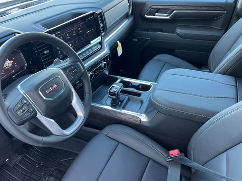 New 2026 GMC Sierra 1500 SLT image 7