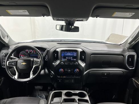 Used 2020 Chevrolet Silverado 1500 LT w/ Convenience Package AWD/4WD image 18
