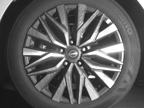 Used 2025 Nissan Altima 2.5 SV FWD image 15