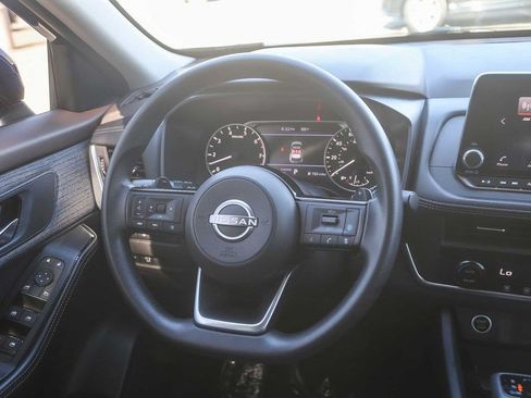 Used 2023 Nissan Rogue SV FWD image 13