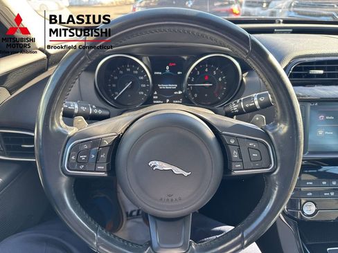 Used 2017 Jaguar XE Premium RWD image 20