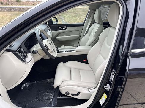 Used 2020 Volvo XC60 T6 Inscription w/ Protection Package Premier image 16