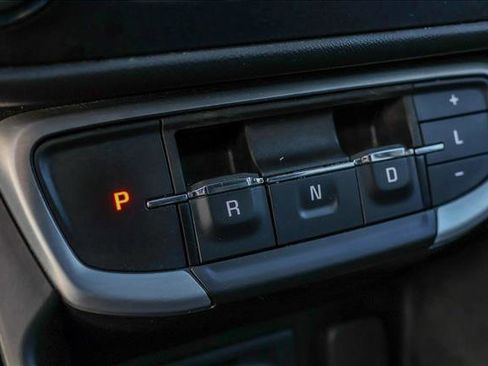 Used 2023 GMC Terrain SLT image 20