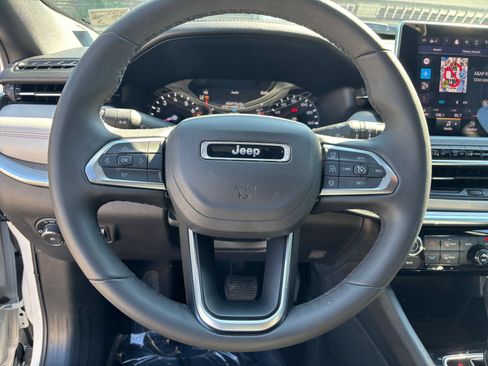 Used 2025 Jeep Compass Limited AWD/4WD image 30