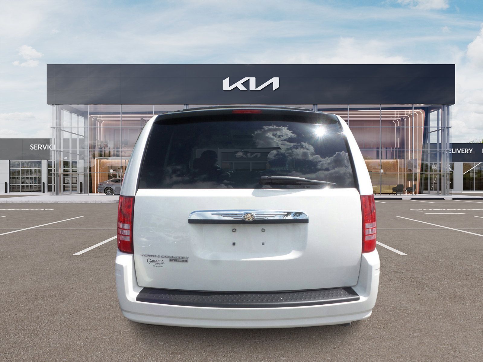 Used 2008 Chrysler Town & Country Touring FWD image 4