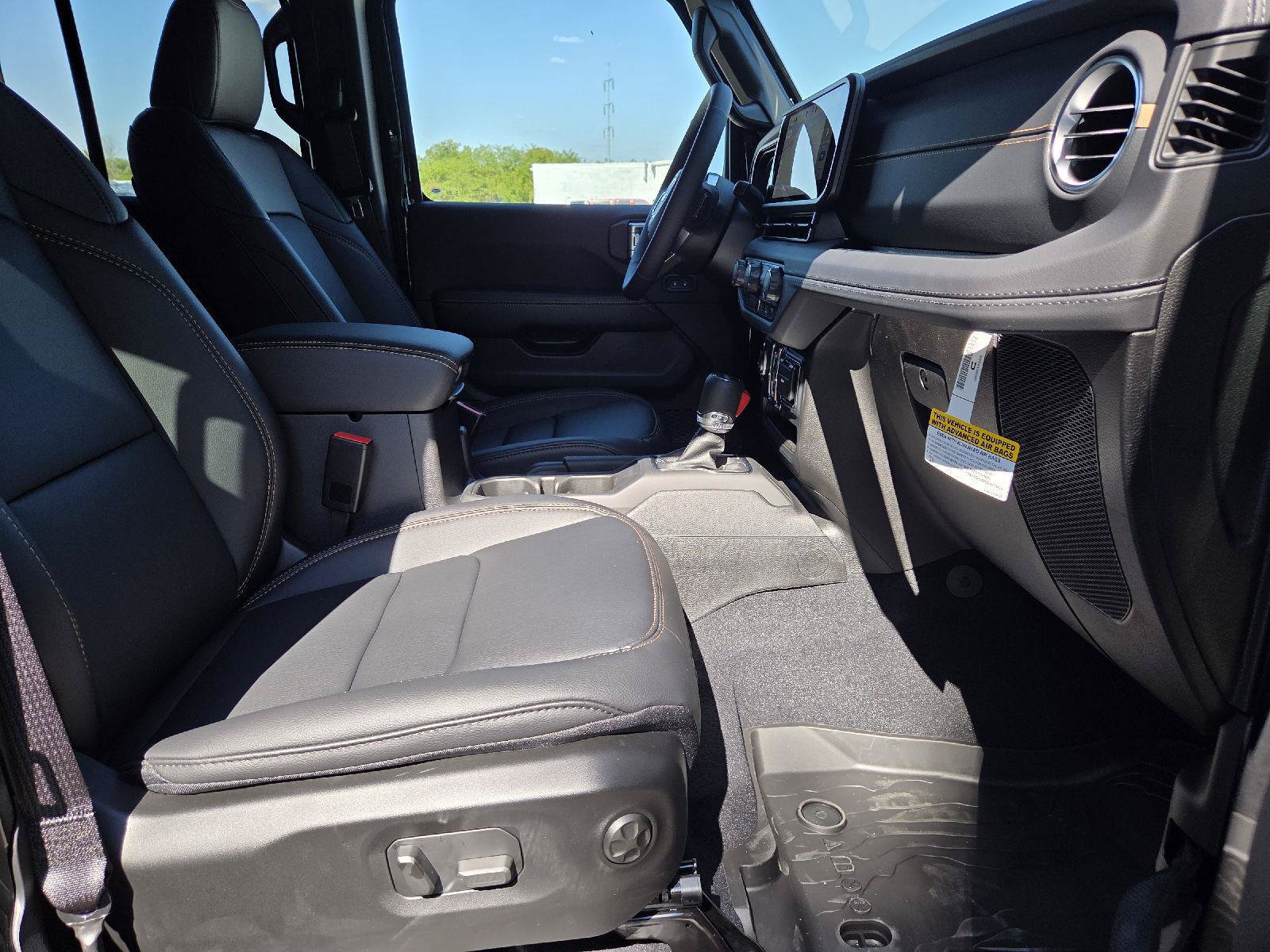 New 2027 Jeep Wrangler Unlimited Sahara AWD/4WD image 40