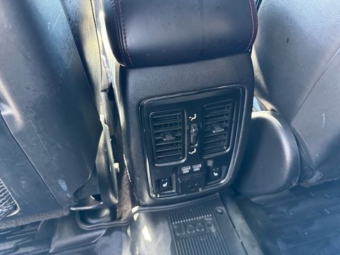 Used 2017 Jeep Grand Cherokee Trailhawk AWD/4WD image 13