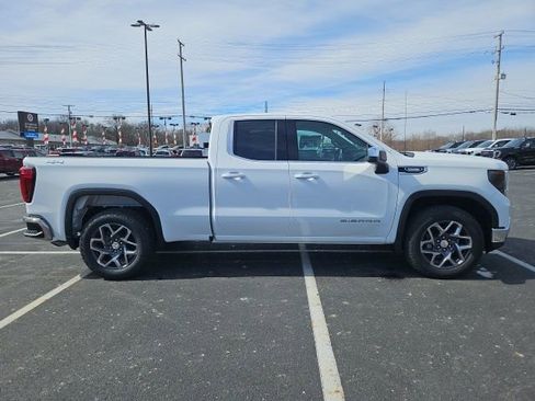New 2026 GMC Sierra 1500 SLE image 6