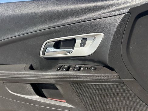 Used 2017 Chevrolet Equinox Premier w/ Enhanced Convenience Package AWD/4WD image 22