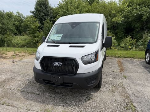 New 2026 Ford Transit 250 148 Medium Roof RWD image 13