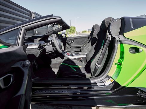 Used 2019 Lamborghini Huracan Performante image 29