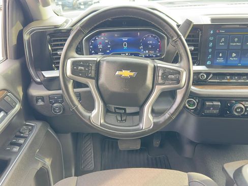 Used 2025 Chevrolet Silverado 2500 LT w/ Convenience Package image 12