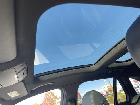 Used 2017 Mercedes-Benz GLC 300 4MATIC image 28