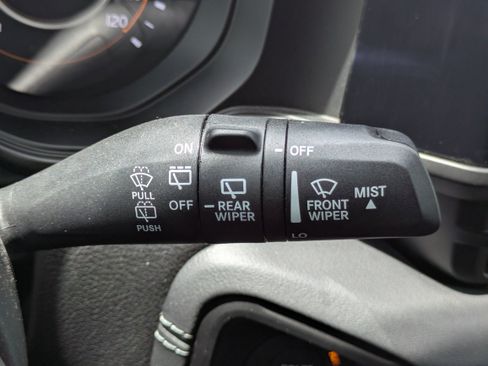 Used 2024 Jeep Wrangler Unlimited Rubicon w/ Technology Group AWD/4WD image 17