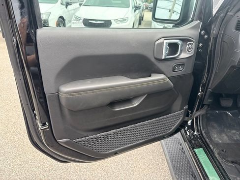 New 2026 Jeep Wrangler Unlimited Sahara AWD/4WD image 16
