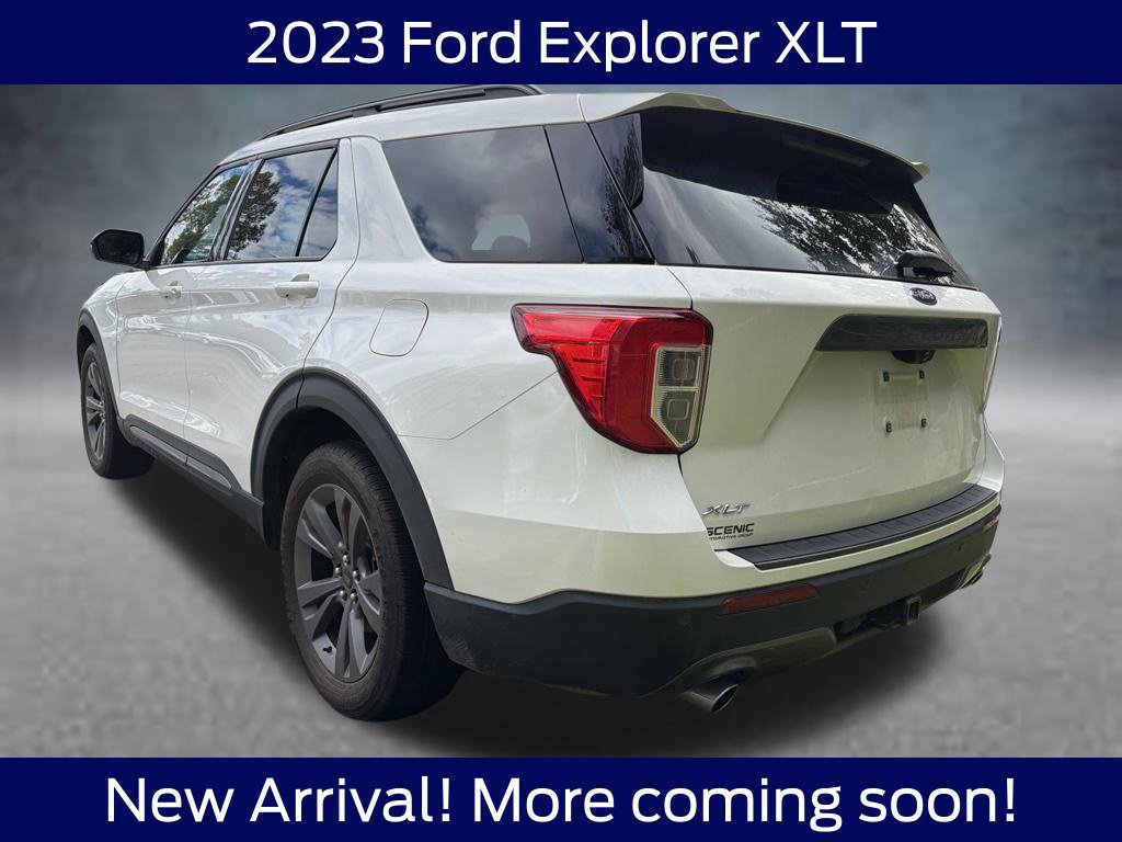 Used 2023 Ford Explorer XLT w/ Equipment Group 202A RWD image 3