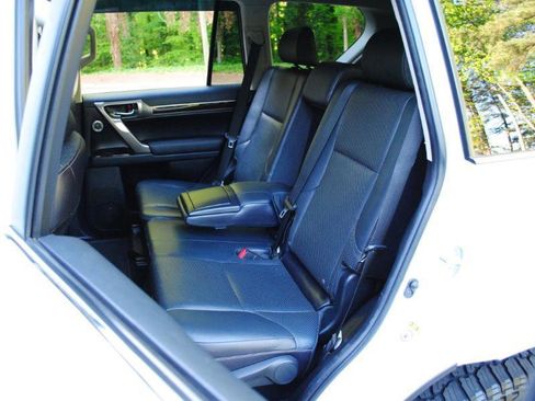 Used 2016 Lexus GX 460 Luxury w/ Preferred Accessory Package image 8