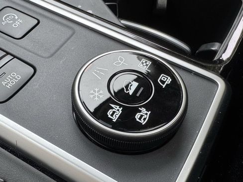 New 2026 Nissan Pathfinder Platinum AWD/4WD image 17