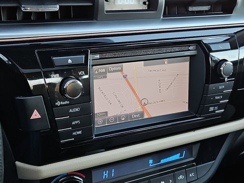 Used 2015 Toyota Corolla LE image 17