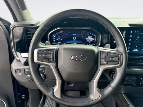 Used 2025 Chevrolet Silverado 1500 LT Trail Boss AWD/4WD image 14