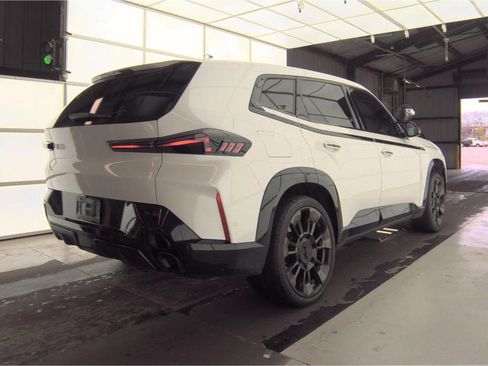 Used 2025 BMW XM Base image 4