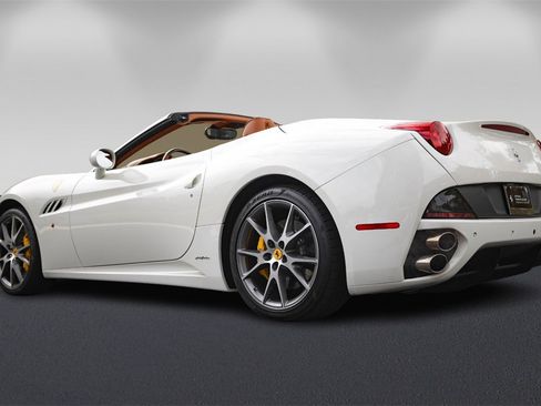 Certified 2012 Ferrari California image 5