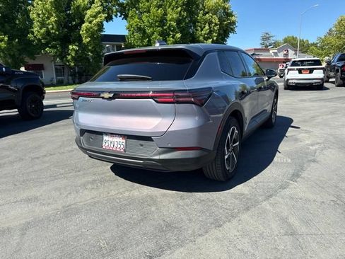 Used 2025 Chevrolet Equinox EV LT FWD image 8