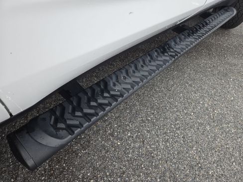 Used 2021 Chevrolet Tahoe Z71 w/ Z71 Signature Package image 26