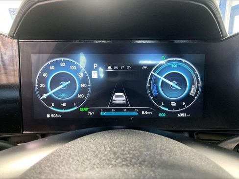 Certified 2025 Hyundai Elantra SEL FWD image 24