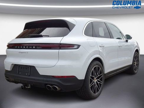 Used 2024 Porsche Cayenne S AWD/4WD image 3