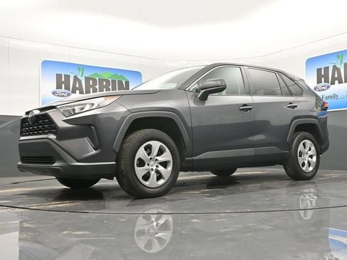 Used 2022 Toyota RAV4 LE FWD image 19