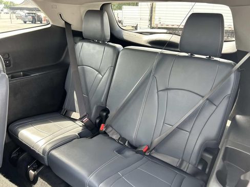 Used 2018 Buick Enclave Premium w/ Experience Buick Package FWD image 26