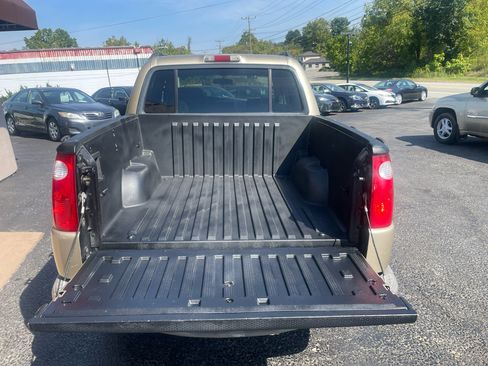 Used 2002 Ford Explorer Sport Trac 4x4 image 7