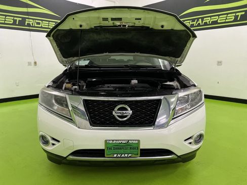 Used 2016 Nissan Pathfinder SV FWD image 4