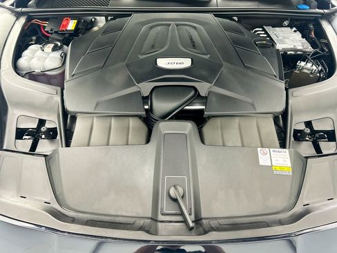 Used 2022 Porsche Cayenne image 28