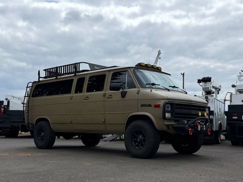 Used 1990 Chevrolet G30 Heavy-Duty Extended Sportvan RWD image 10