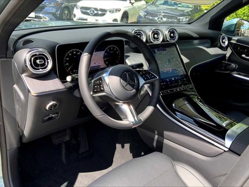 Used 2026 Mercedes-Benz GLC 300 4MATIC image 9