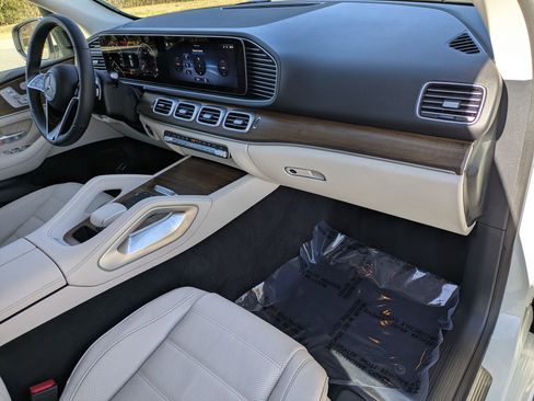 Used 2024 Mercedes-Benz GLE 450 4MATIC image 29