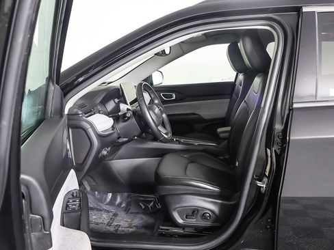 Used 2022 Jeep Compass Latitude image 28