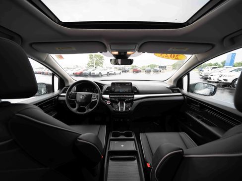 Certified 2025 Honda Odyssey Touring image 19