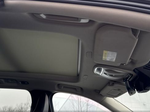 Used 2022 Volvo XC90 T6 Momentum w/ Climate Package image 15