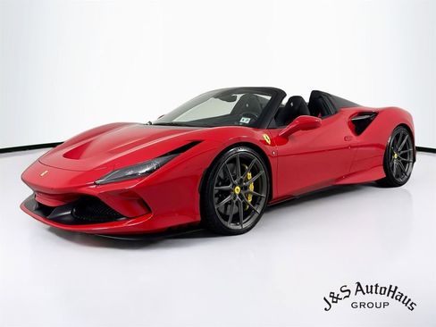 Used 2022 Ferrari F8 Tributo RWD image 3